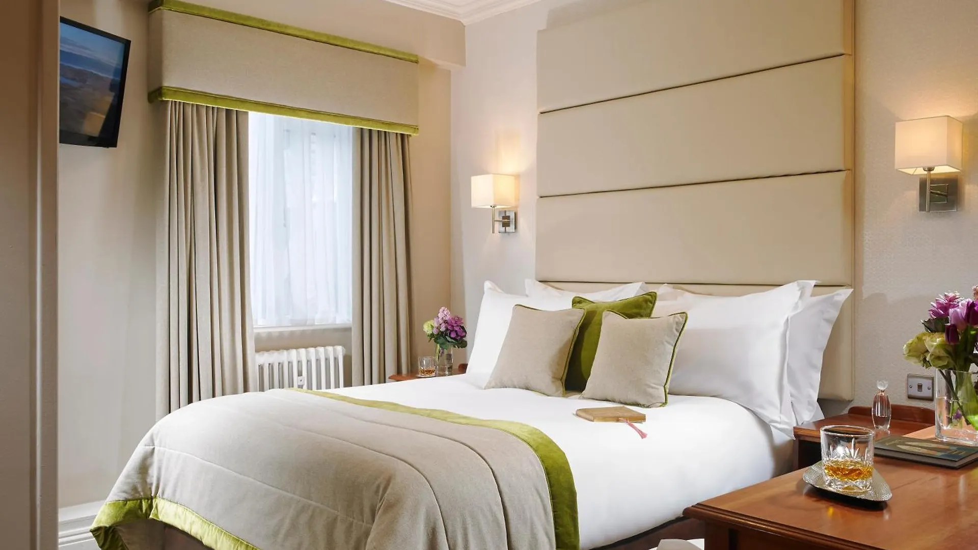 דבלין Buswells Hotel